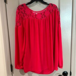 Sejour blouse with lace detailing in size 2X